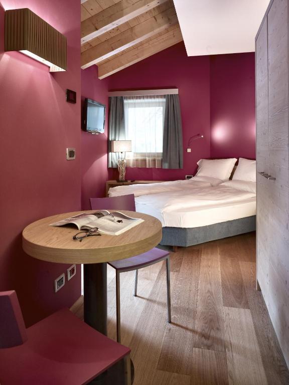 Color Home Suite Apartments Predazzo Ruang foto