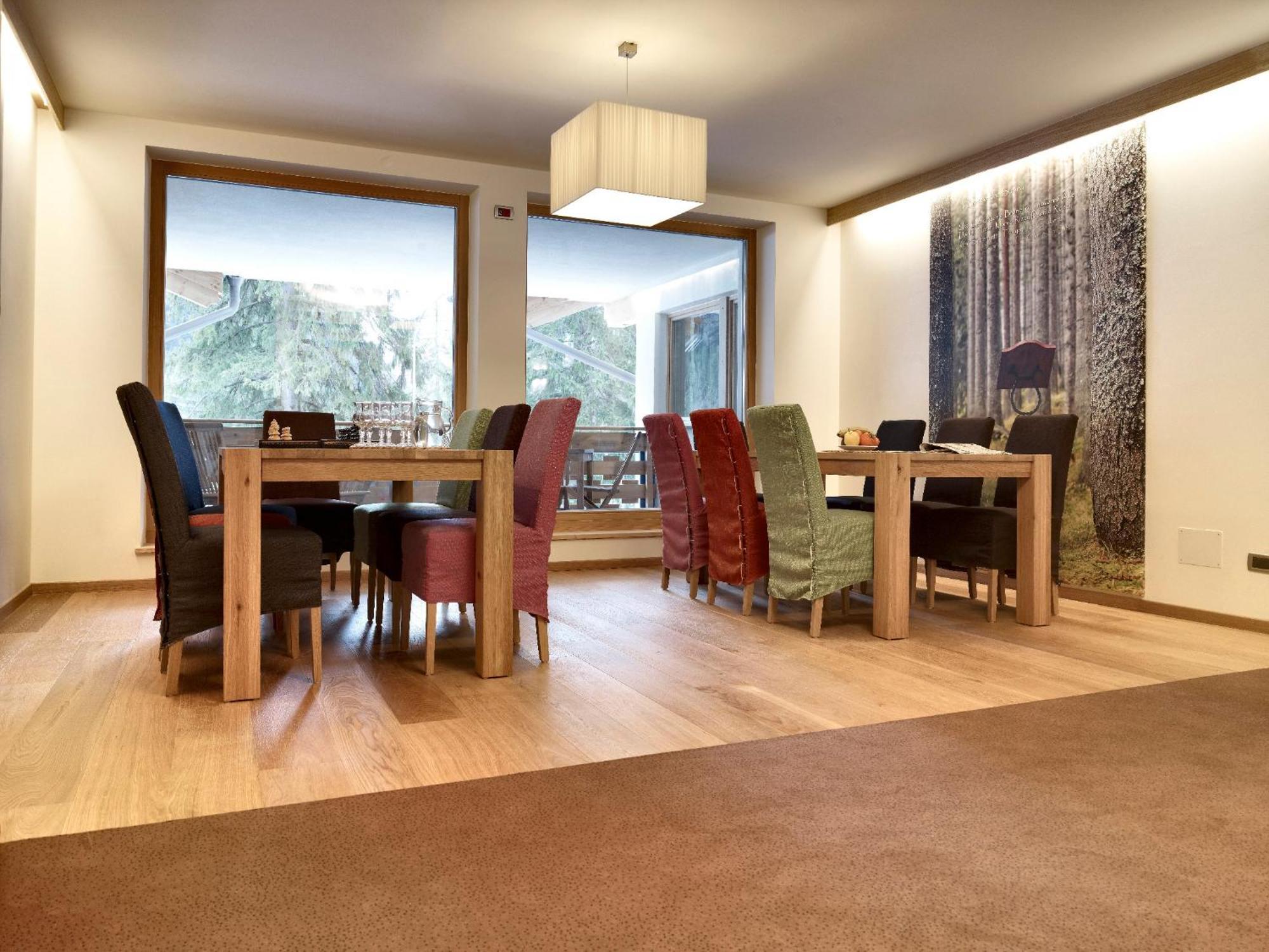 Color Home Suite Apartments Predazzo Bagian luar foto