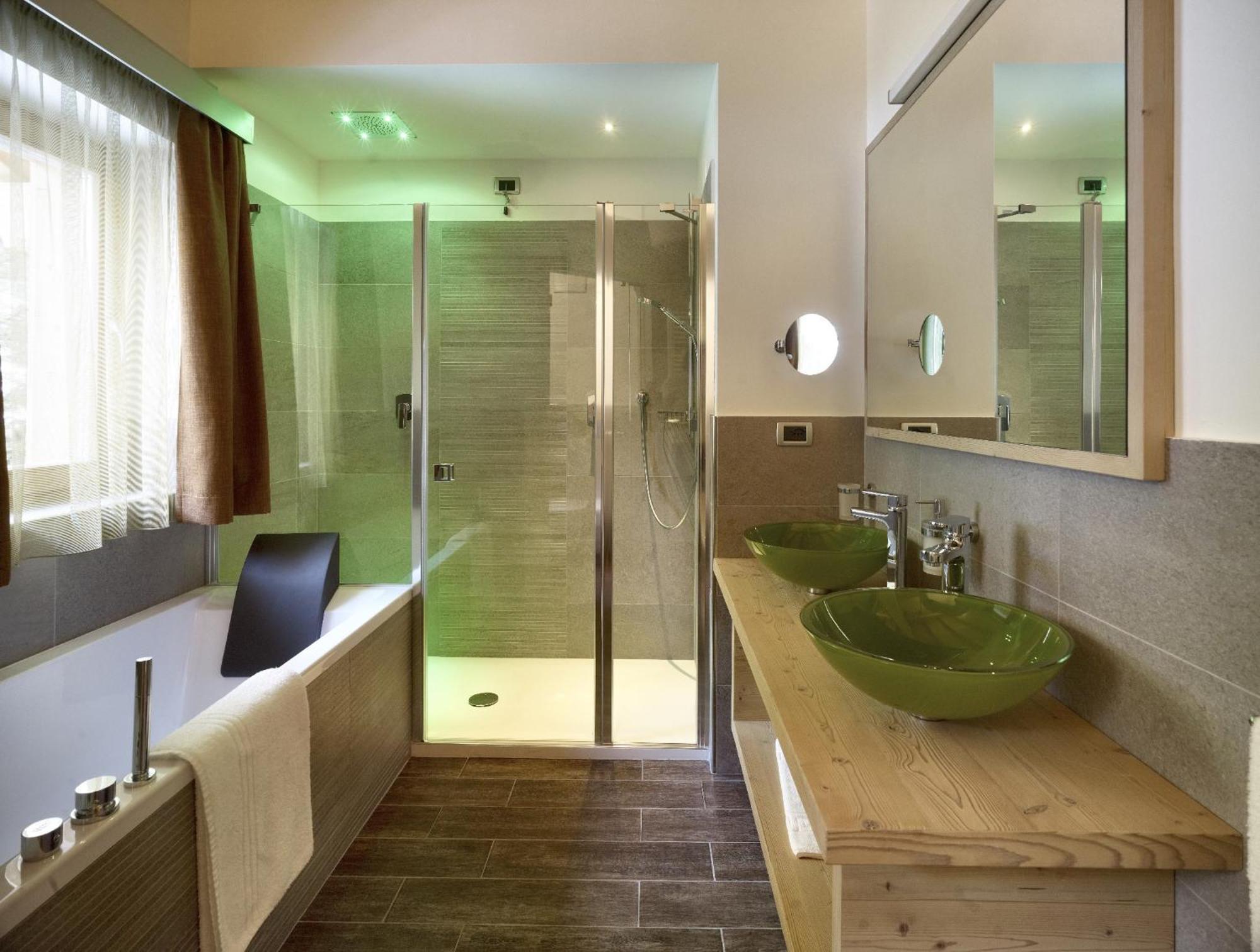 Color Home Suite Apartments Predazzo Bagian luar foto