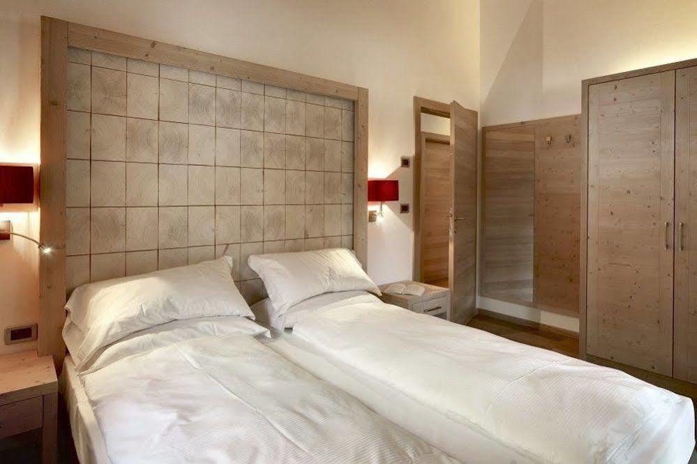 Color Home Suite Apartments Predazzo Bagian luar foto